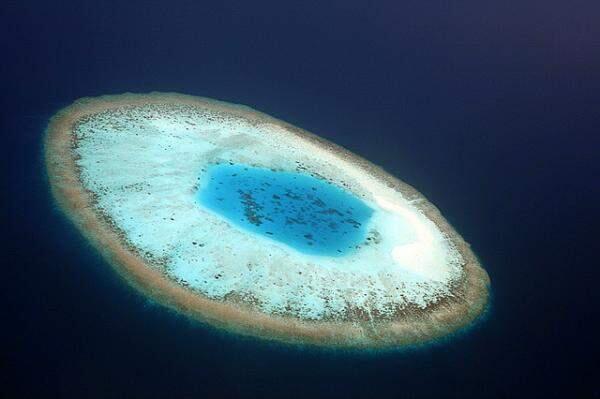 10 Bentuk Pulau Yang Paling Unik di Dunia