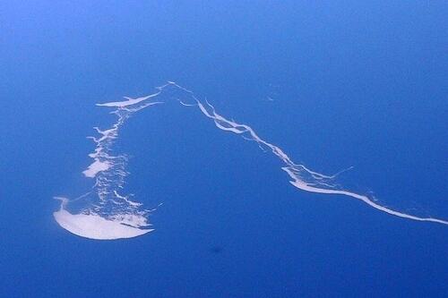 10 Bentuk Pulau Yang Paling Unik di Dunia