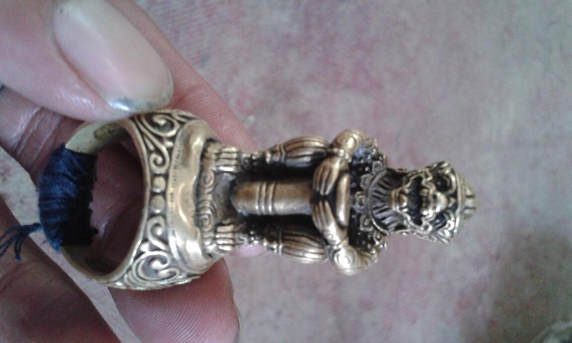 tolong bantu para sesepuh ada apa tidak khodam cincin kuno sy