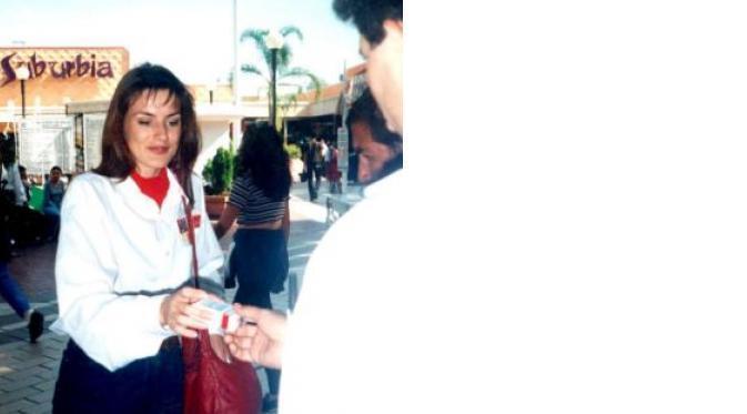 Kisah Gadis Penjual Rokok Naik Status Jadi Ratu Spanyol