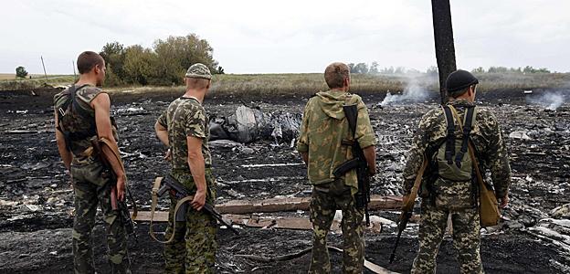 Foto-Foto ASLI dari TKP Jatuhnya Pesawat Malaysia Airlines MH17 di Ukraina +UPDATE