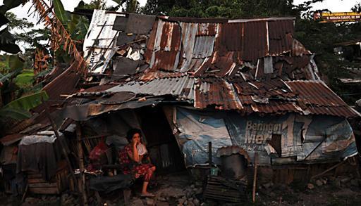 &#91;Pesan Untuk CAPRES&#93; Saking Miskinnya, Nenek Ginem Makan Bangkai