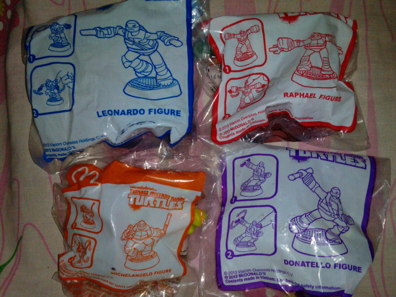 wts, Happy meal Furby boom & turtles,,1 set murah gan