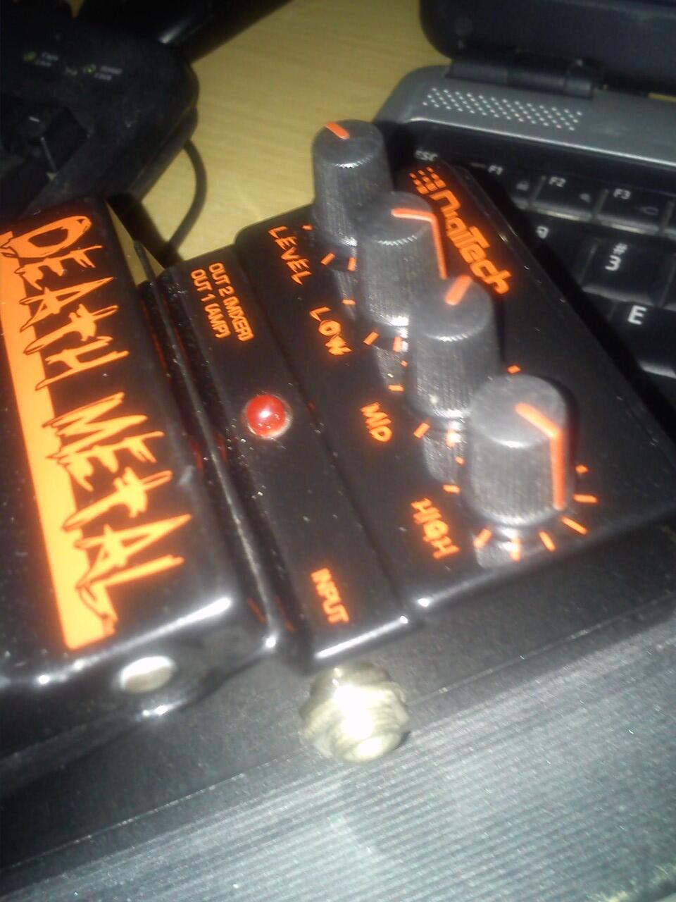 Sale!!! digitech death metal muluuus like new..
