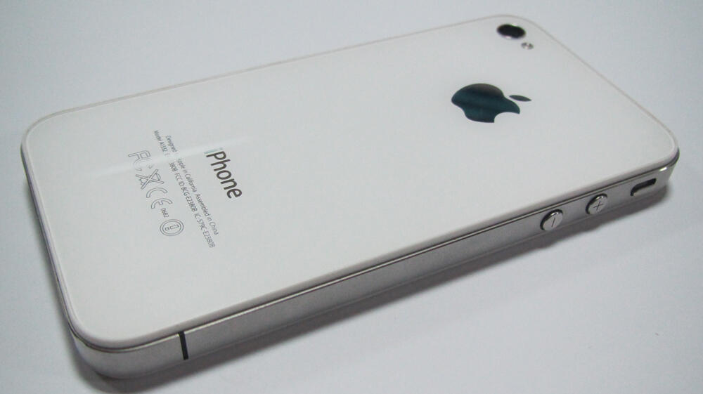 Iphone 4G 8GB White Bandung LIKE NEW GARANSI TRIO PANJANG + ASURANSI 6 bln