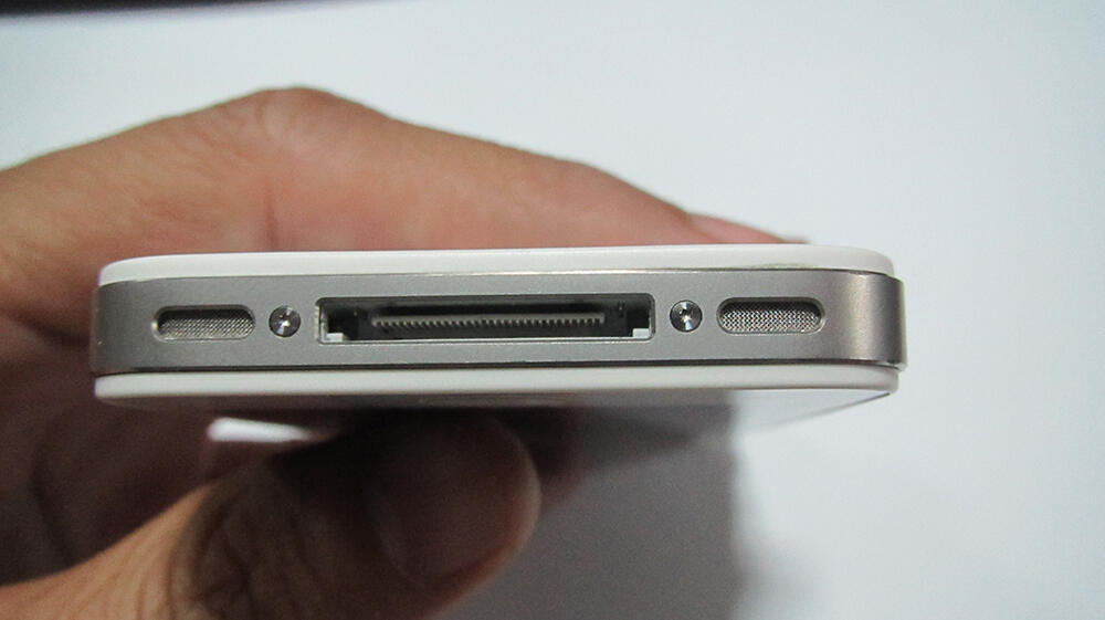 Iphone 4G 8GB White Bandung LIKE NEW GARANSI TRIO PANJANG + ASURANSI 6 bln