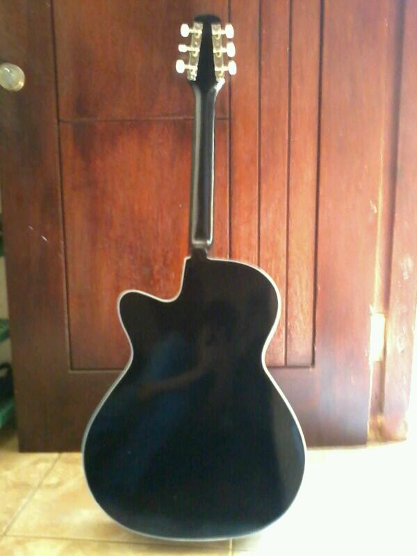 Black gloss akustik gitar untuk pemula