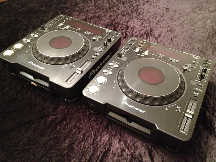 CDJ 1000mk3 - Pioneer
