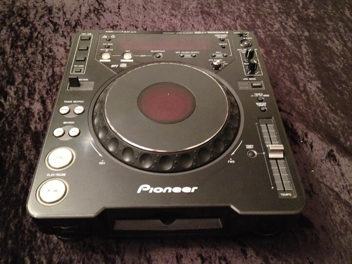 CDJ 1000mk3 - Pioneer