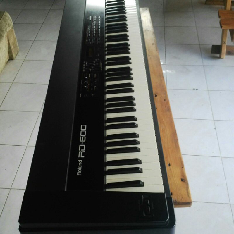 keyboard Roland RD600