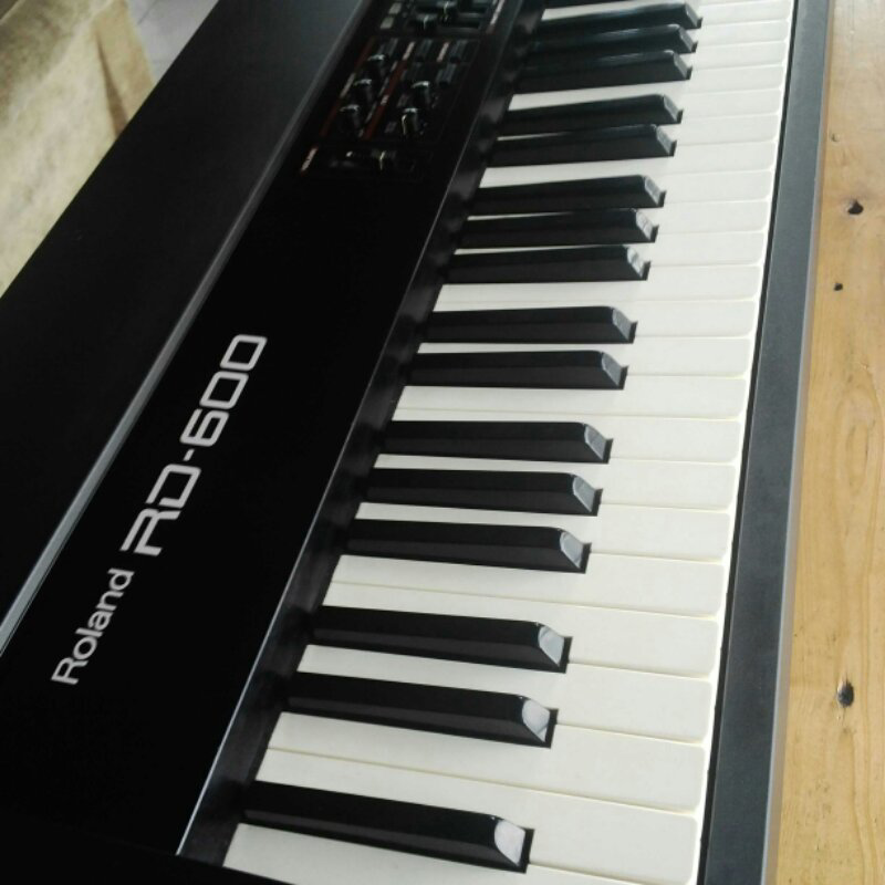 keyboard Roland RD600