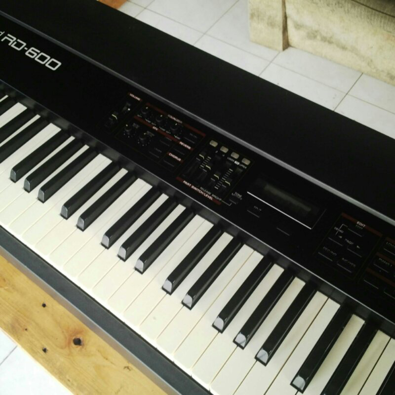 keyboard Roland RD600