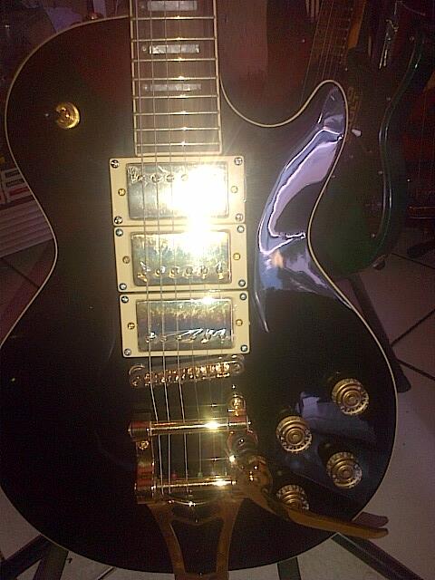 GITAR GIBSON BLACK BEAUTY LUAR BISA GANTENG