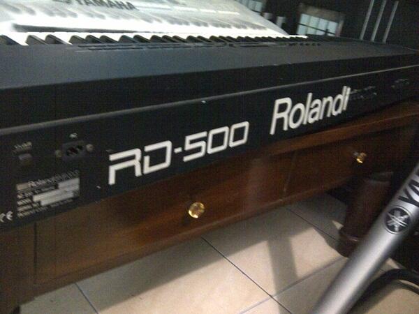Keyboard Roland RD 500 Kondisi Bagus Siap Manggung