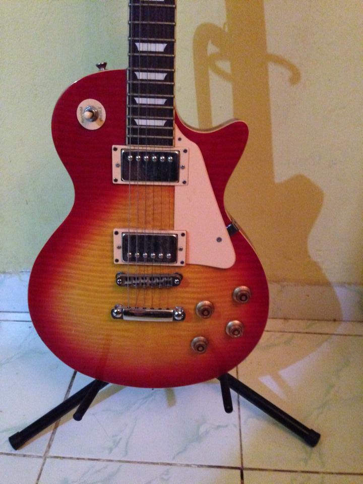 WTS Guitar electric/listrik Lespaul pabrikan murah terawat like new