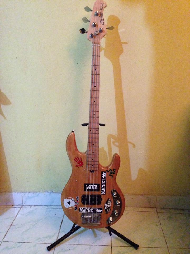 BASS STERLING by MUSICMAN Ray34 custom (aktif)
