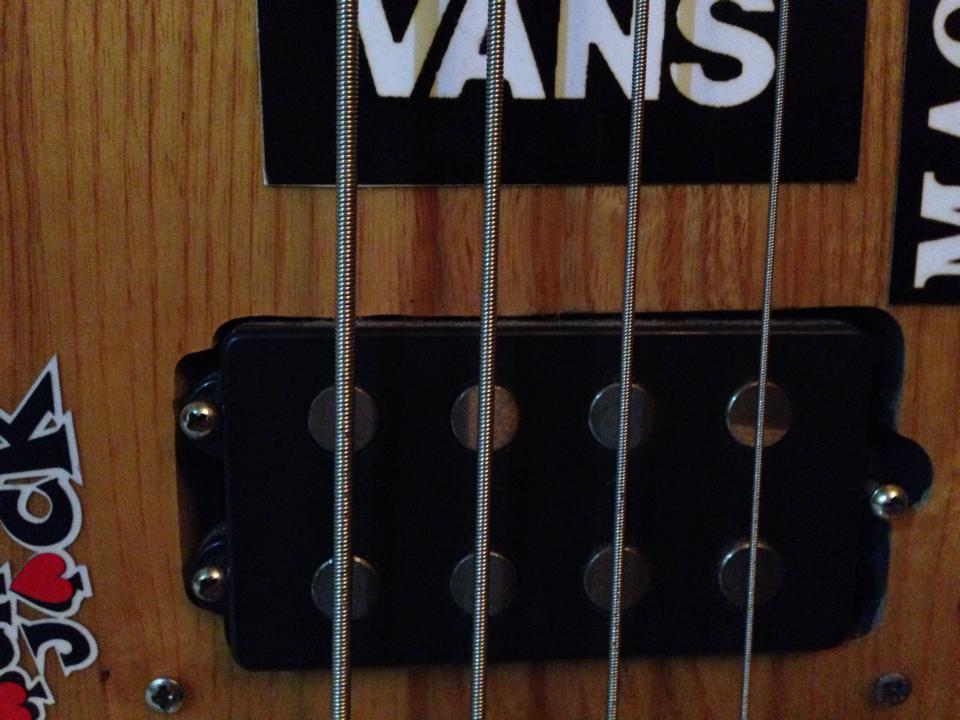 BASS STERLING by MUSICMAN Ray34 custom (aktif)