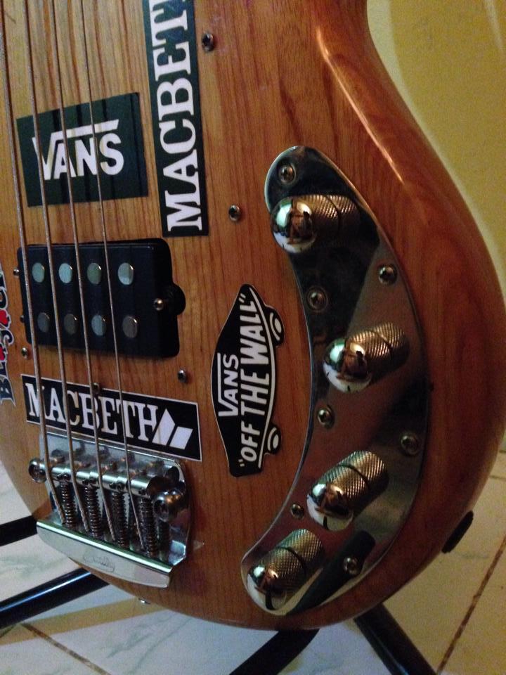 BASS STERLING by MUSICMAN Ray34 custom (aktif)