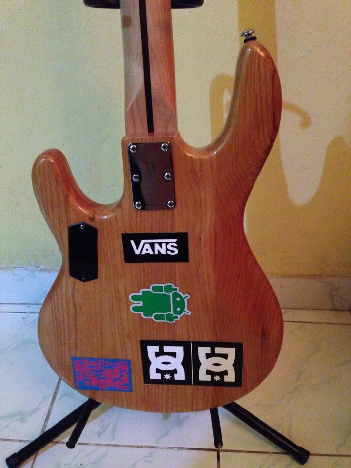 BASS STERLING by MUSICMAN Ray34 custom (aktif)
