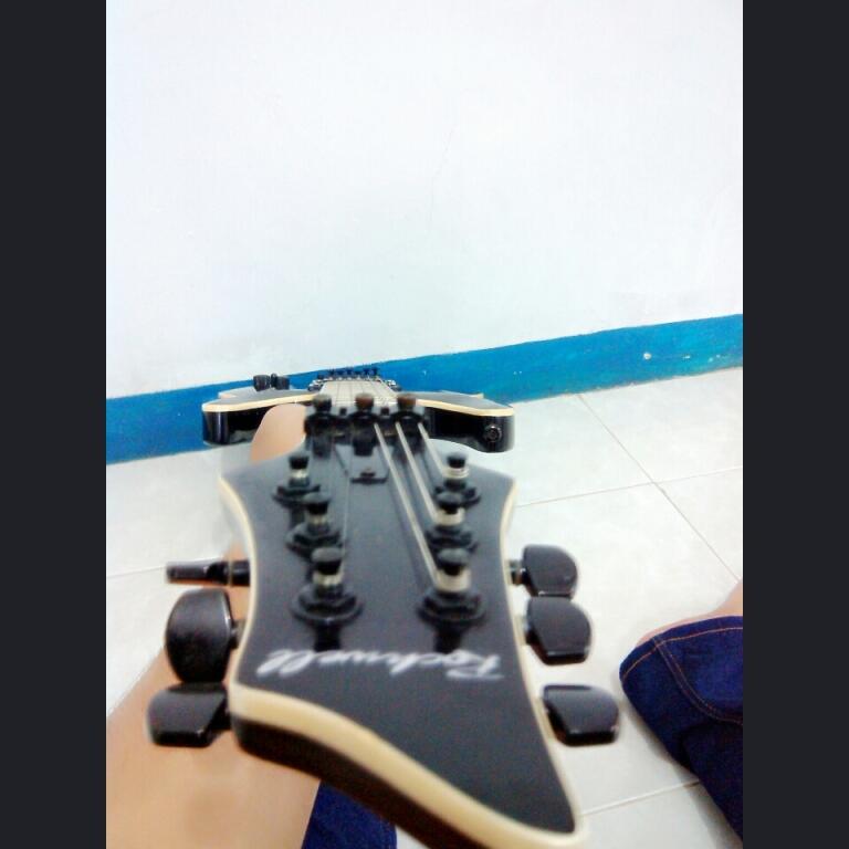 GITAR ELEKTRIK ROCKWELL DG 22 MULUS 2 KALI PAKAI + BANYAK BONUSNYA ! MUMER MASUK GANS