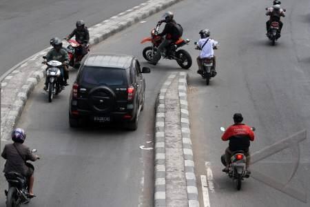 4 fenomena bikers dan pengendara mobil pengundang pertikaian di jalan. 