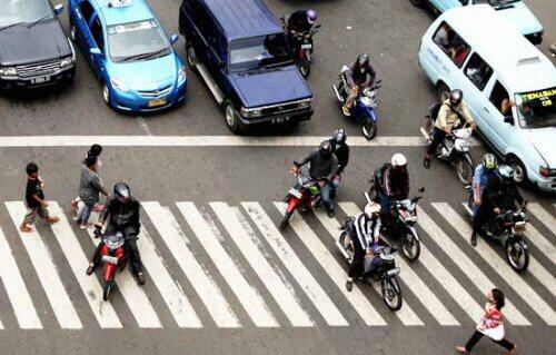 4 fenomena bikers dan pengendara mobil pengundang pertikaian di jalan. 