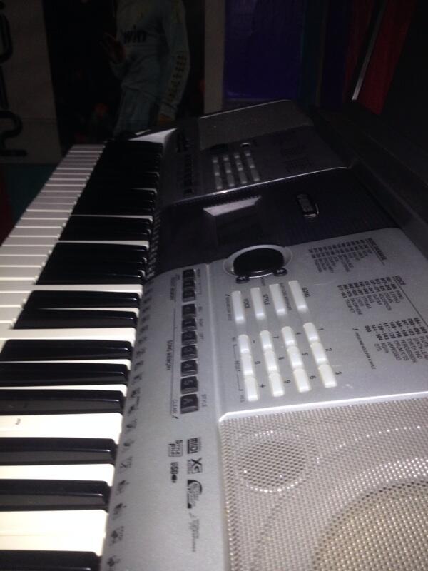 Keyboard yamaha PSR E-403