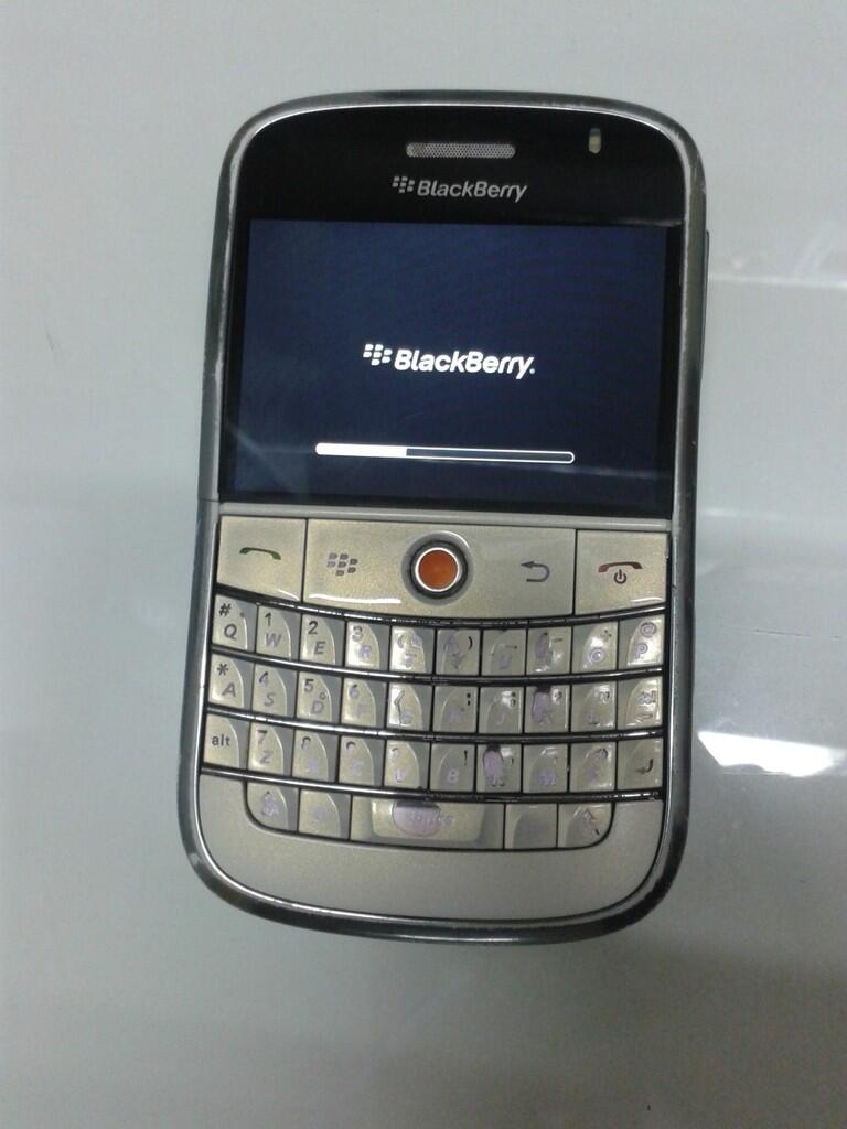 Dijual Blackberry Bold 9000 (WHITE)