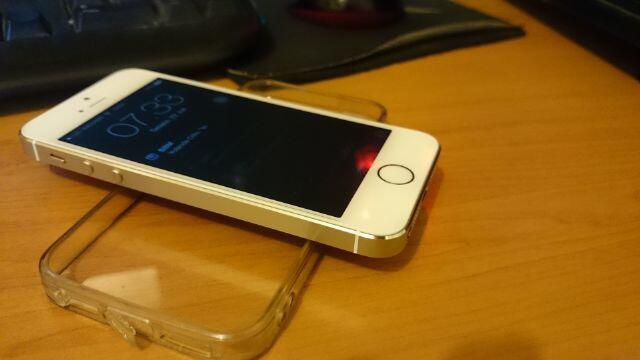 Iphone 5s GOLD 16gb garansi Indonesia WII mulus like new baru pake 2 bulan MURAH