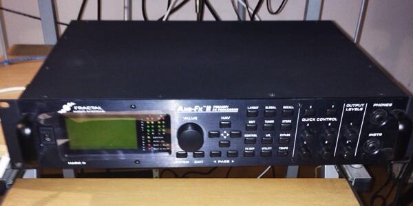 Wts fractal audio axe effect 2 + midi foot controller
