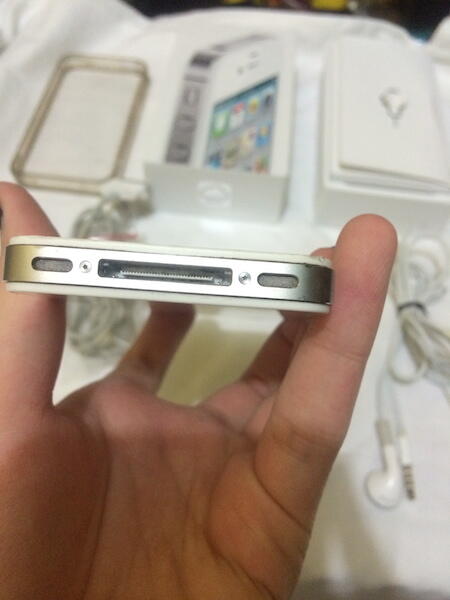DIJUAL IPHONE 4S 32GB WHITE