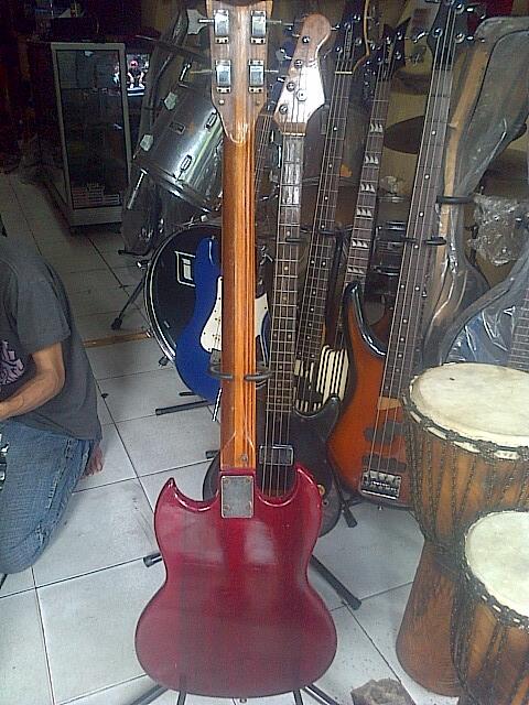 DHETONMUSIC SALE..BASS JAPAN JADOEL BERKUALITAS KAY SG DAN ISUZU STRATOCASTER