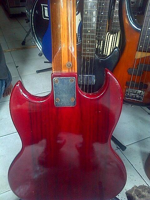 DHETONMUSIC SALE..BASS JAPAN JADOEL BERKUALITAS KAY SG DAN ISUZU STRATOCASTER