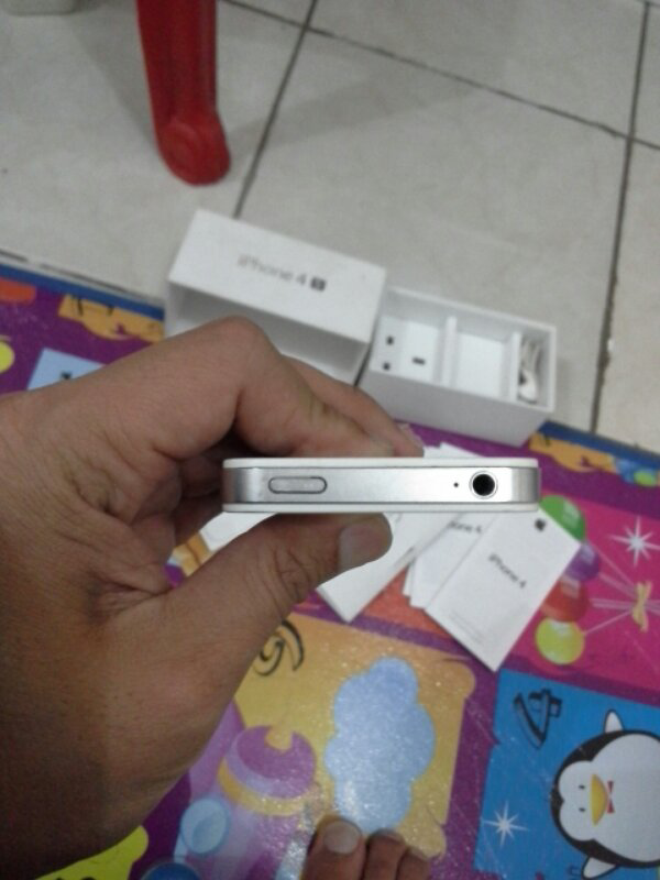 Jual cepet (BU) Iphone 4s