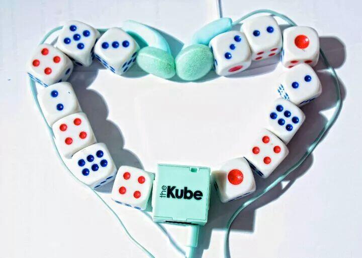 MP 3 PLAYER THE KUBE, HANYA SEUKURAN DADU TAPI SUARA BOLEH DI ADU