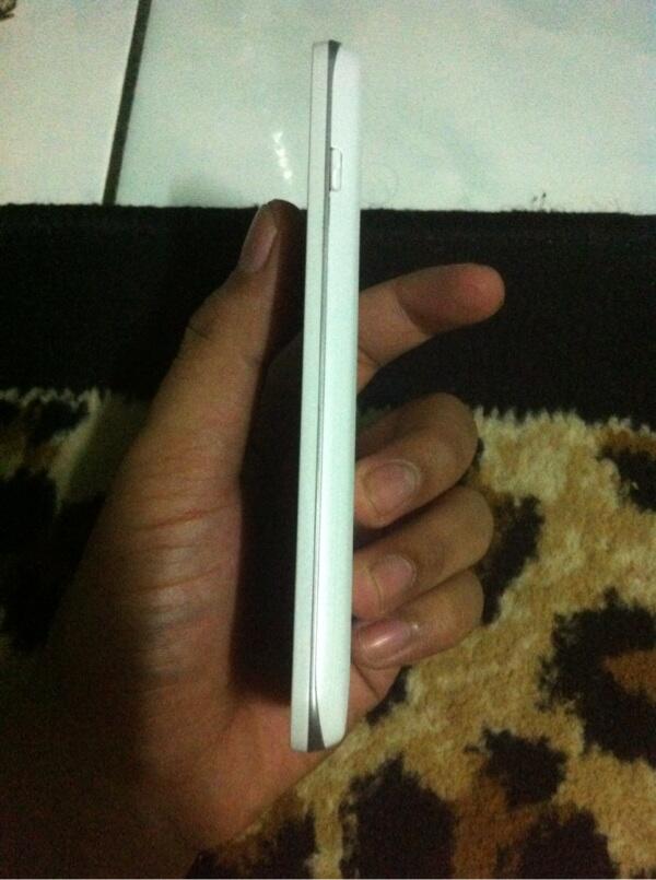 LG L90 dual White colour