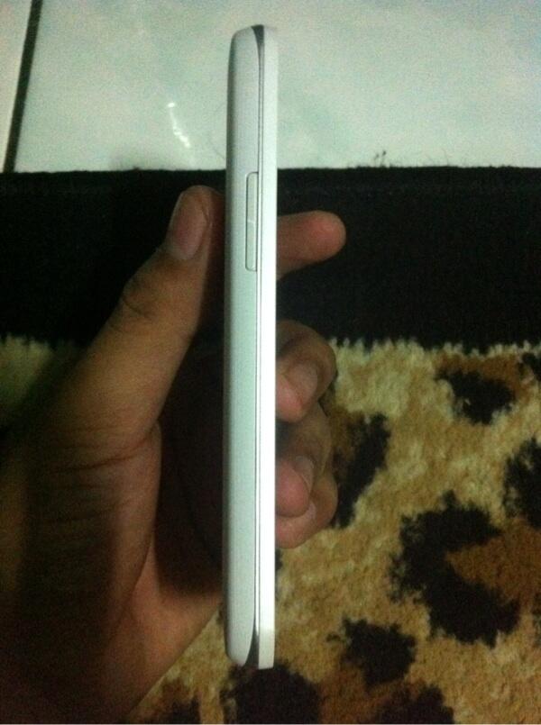 LG L90 dual White colour