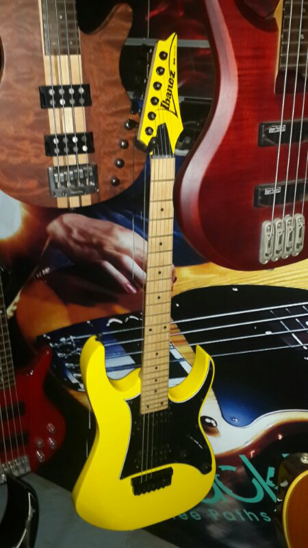 IBANEZ RG331.MYE vs RG331.MBOR - INDO
