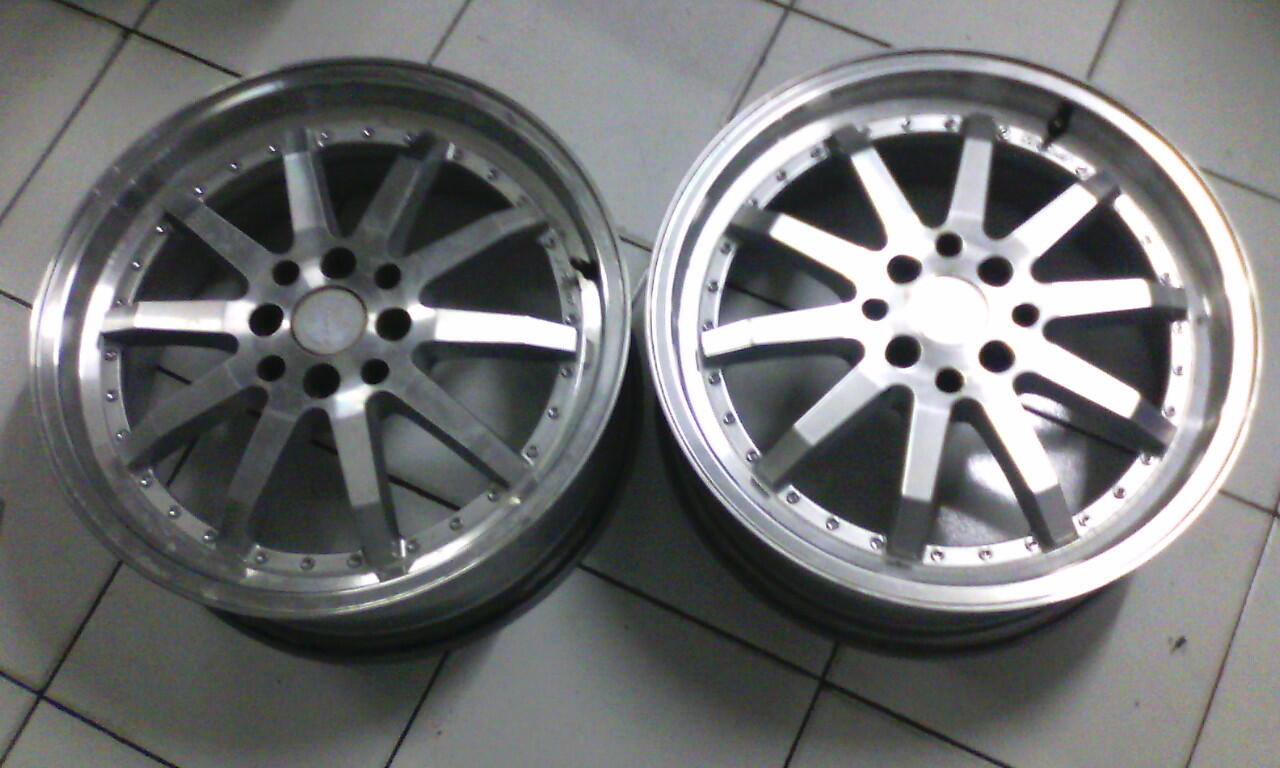 Terjual VELG  RACING R17 PAS UNTUK KARIMUN SWIFT CITY BRIO  