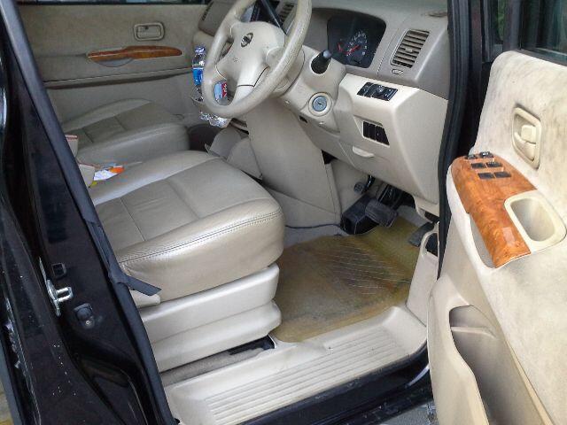 OVER KREDIT SERENA HWS AT 2006 HITAM, 10,5jt