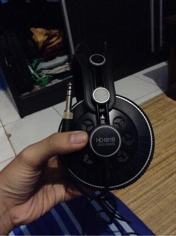 Jual Cepet headset Superlux HD681B baru pakai 3 hari