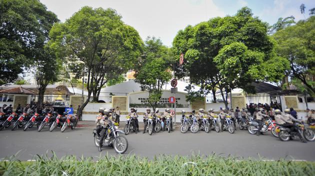 DIBALIK, Suasana pada hari Pengesahan Rekapitulasi Hasil Pilpres 2014