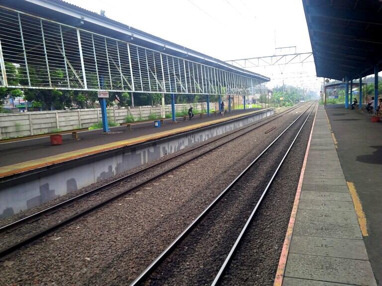 Jalan-jalan dari St. Ps.Minggu ke St. Jakarta Kota naik kereta &#91;pic&#93;