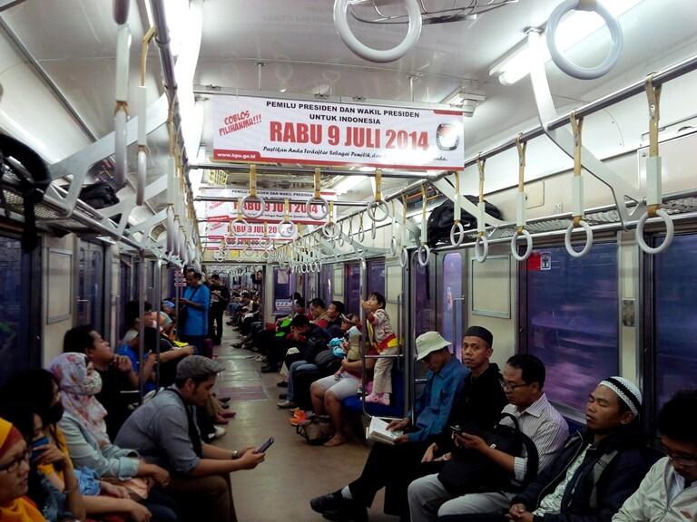 Jalan-jalan dari St. Ps.Minggu ke St. Jakarta Kota naik kereta &#91;pic&#93;