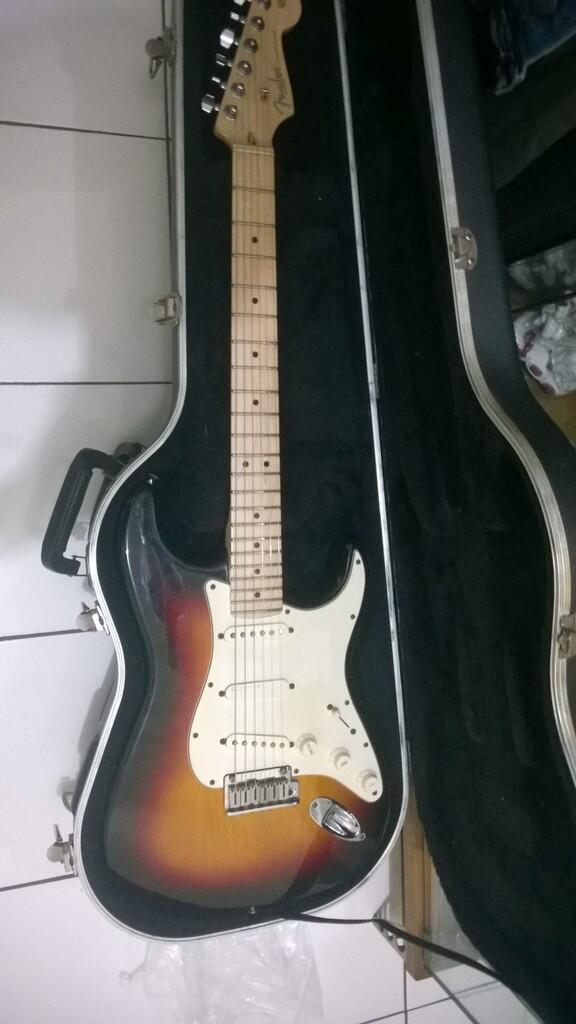 FENDER Stratocaster American Standart U.S.A..... Top... Markotop