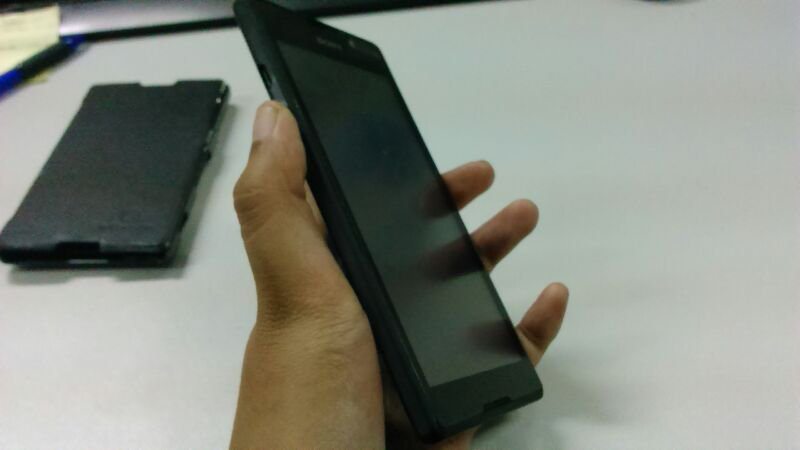 Sony Xperia C Black (dual sim) + Bonus Nilkin Leather Case
