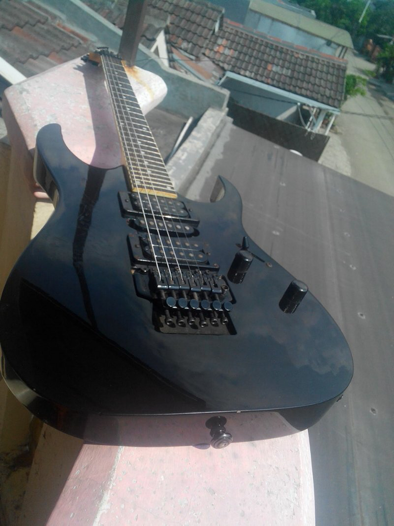 ibanez gio grg 270 hitam updown dan merah semiupdown mulus dibekasi