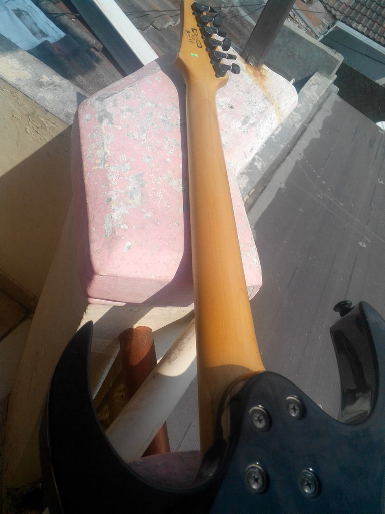 ibanez gio grg 270 hitam updown dan merah semiupdown mulus dibekasi