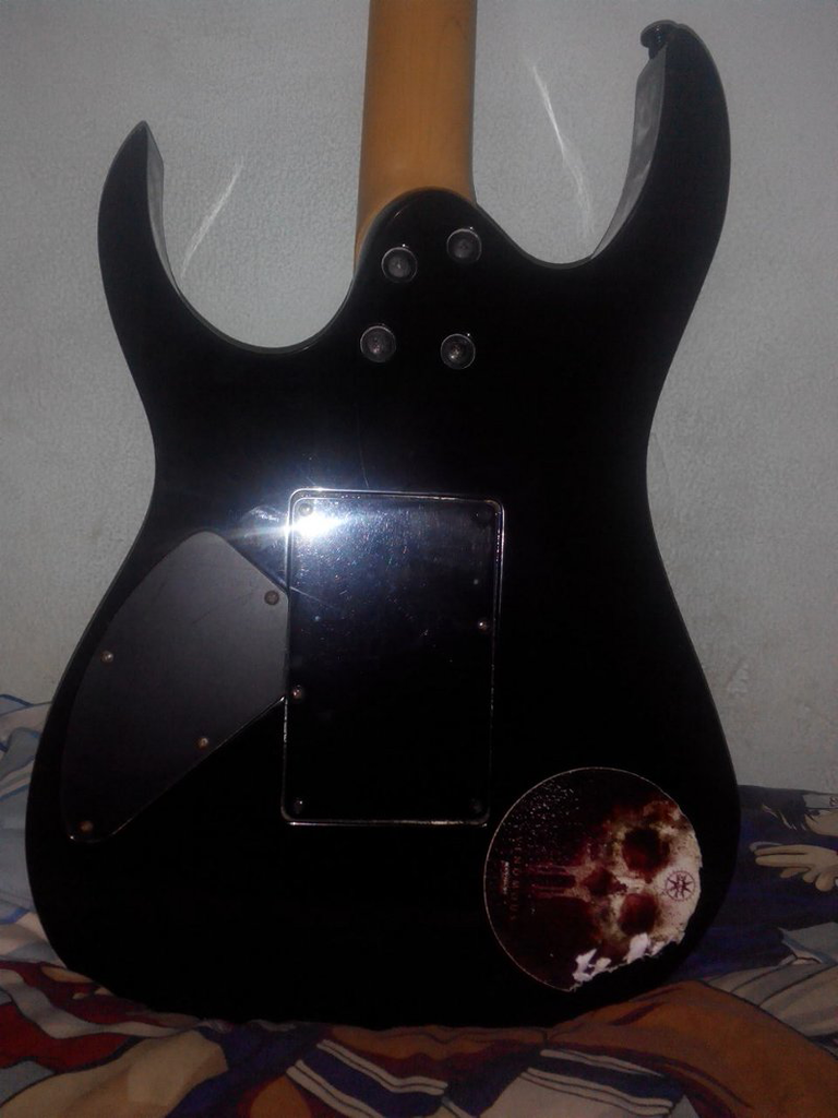 ibanez gio grg 270 hitam updown dan merah semiupdown mulus dibekasi