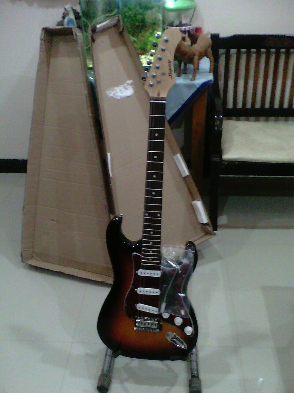 Gitar Legacy Stratocaster eks gramedia